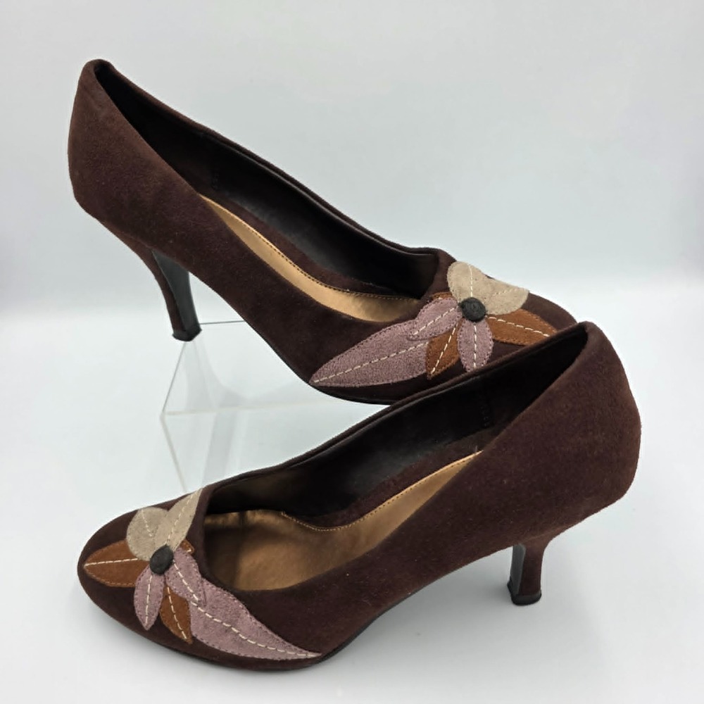 Highlights Brown Suede Embroidered Leaves Kitten Heel Round Pumps Size 9 Fall
